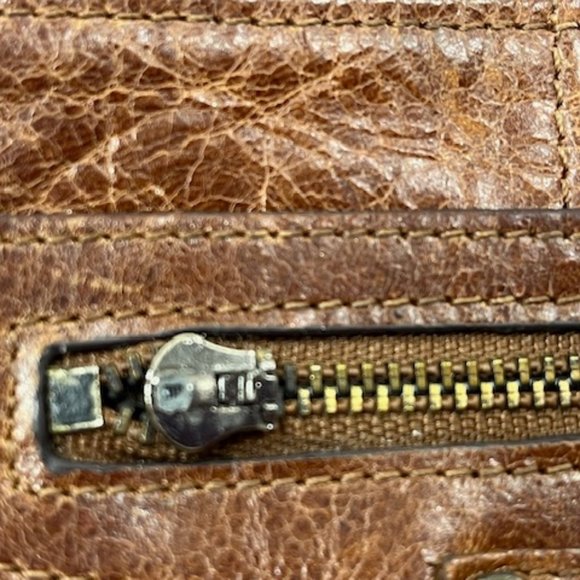 VTG Brown Distressed Leather Zip Studded Accents Pouch Wallet 7.5"x4.25" - Picture 15 of 15
